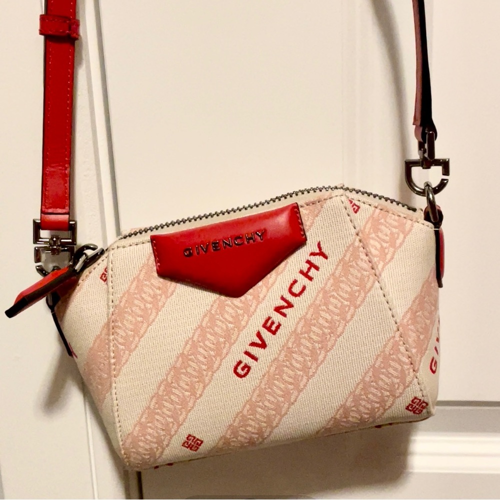 Givenchy small shoulder bag. Authentic